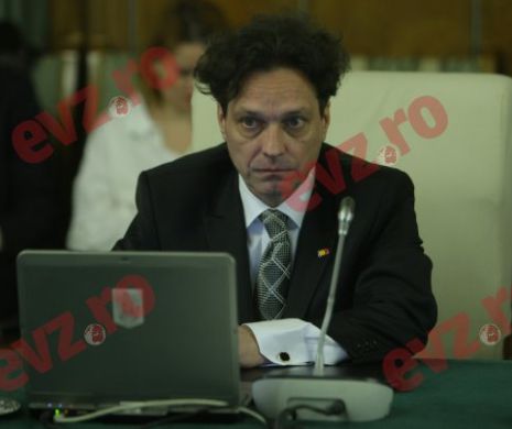 Ministrul actor de la Cultură nu știe românește. Spune DIGITIZARE în loc de digitalizare ...