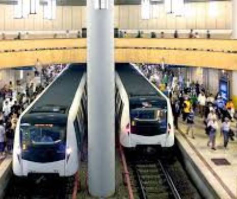 MITING DIASPORĂ. Staţia de metrou Piaţa Victoriei, redeschisă. Jandarmii supraveghează zona