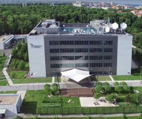 N-AI CARTE, AI PARTE. Marile COMPANII angajează fără STUDII SUPERIOARE