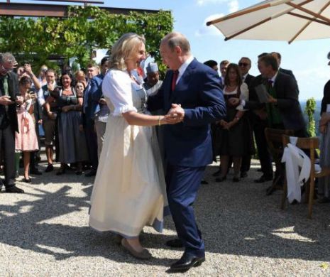 Opoziția austriacă a EXPLODAT. Gestul Karinei Kneissl în fața lui Vladimir Putin a făcut înconjurul lumii