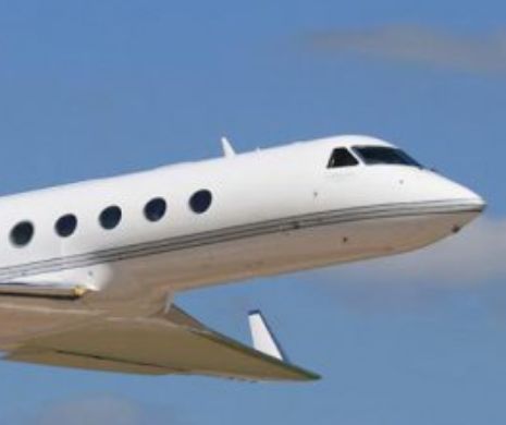 PANICĂ în avion. Se întâmplă CHIAR ACUM. Aterizare de URGENȚĂ