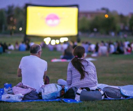 Picnic cu filme sub clar de lună