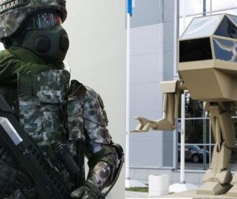 Robotul care nu se mişcă şi exoscheletul fără alimentare. Jucăriile Rusiei la expoziţia de armament