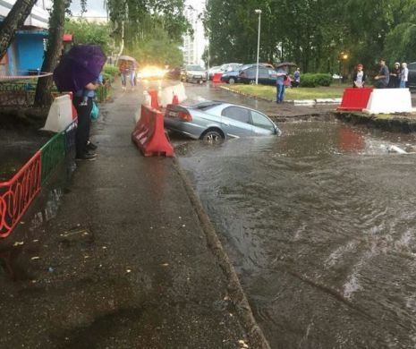 România are drumuri proaste? STAI SĂ LE VEZI PE ALE RUŞILOR. Durere-n amortizoare şi nu numai... Galerie foto din altă lume