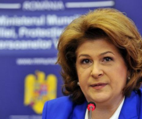 Rovana Plumb îl acuză pe președintele Iohannis că din cauza lui există riscul de a nu se plăti la timp pensiile și alocațiile de stat