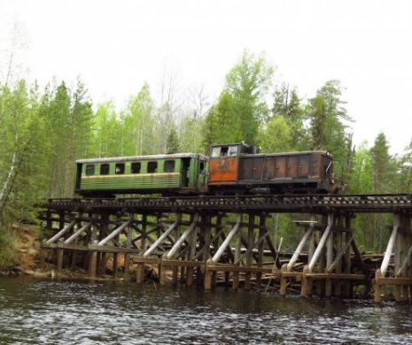 Satul uitat de lume şi de vremuri. IZOLAT DE MLAŞTINI şi PĂDURE, este vizitat doar de un TREN RABLAGIT, de două ori pe lună. Galerie FOTO EXCEPȚIONALĂ