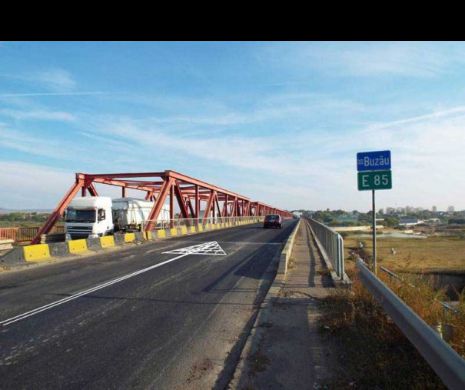 Se redeschide podul de la Mărăcineni