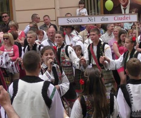 Semnal de alarmă din Cernăuţi. Ucraina ar putea suspenda subvenţiile pentru familiile de români care primesc burse de studiu din partea României