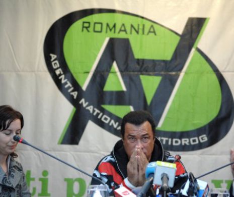 Steven SEAGAL a intrat pe mâna PROCURORILOR