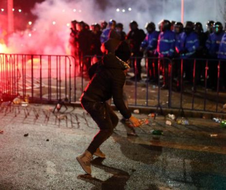 Țapii ispășitori, niciodată prinși. Huliganii-fantomă, folosiți de Jandarmerie și serviciile secrete pentru spargerea protestelor