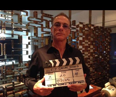 Van DAMME: BĂTAIE cu un fan PE SCENĂ. VIDEO în articol