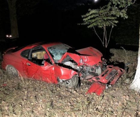 Accident rutier grav, cu trei victime, produs de un minor. A furat mașina părinților