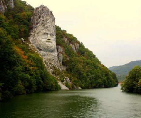 Sign married foolish Adevărul NEȘTIUT din spatele statuii lui Decebal de la Cazanele Dunării:  „Nimeni nu vorbește” – Evenimentul Zilei