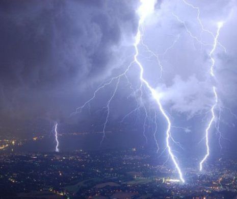 Alertă METEO. Ce județe sunt afectate de vînt puternic și ploi abundente