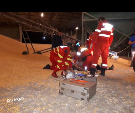 Intervenție contra cronometru a ISU Arad. Pompierii au salvat un bărbat îngropat de viu
