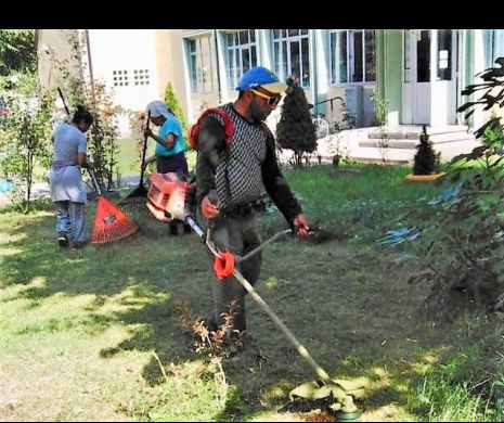 Școlile din Constanța, igienizate de angajații primăriei