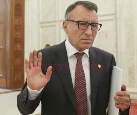 STĂNESCU: Dacă există o remaniere, foarte bine, niciun ministru nu e bătut în cuie. Ştim prezentul, mai ştim trecutul şi doar atât. Viitorul nu-l ştie nimeni