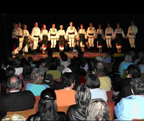 TELENEVOLA anului în România. Lumea MUZICII, cutremurată de un SCANDAL URIAȘ. Cântăreață de 38 de ani, lăsată ÎNSĂRCINATĂ de un coleg de 65 de ani