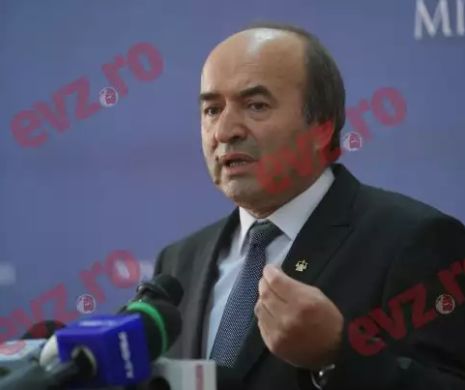 Toader DĂ CĂRȚILE PE FAȚĂ în privința REMANIEREI sale! Cum se pregătește ministrul SĂ PĂRĂSEASCĂ Guvernul