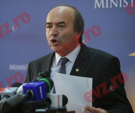 Tudorel TOADER:  „Cel mai dificil este să vorbești despre tine. Voi răspunde pe jumătate.”