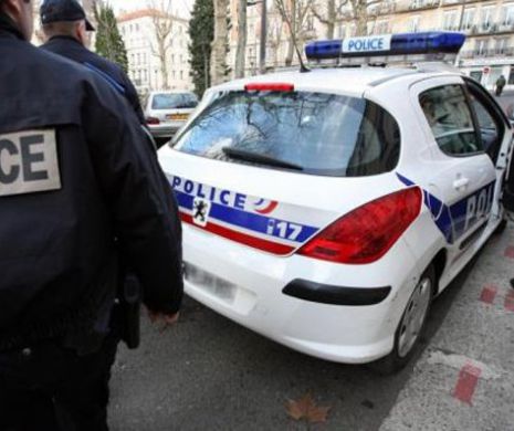Un bărbat a INTRAT cu MAȘINA într-un GRUP de OAMENI. Se ia în calcul un ATAC TERORIST.