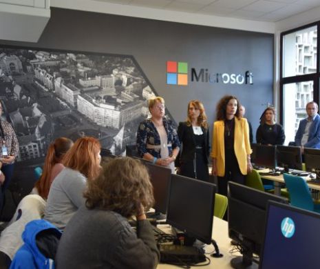 A fost deschis primul laborator în cloud din România. Studenții UVT au acces la un procesor cu putere de calcul de ordinul zecilor de mii de procesoare
