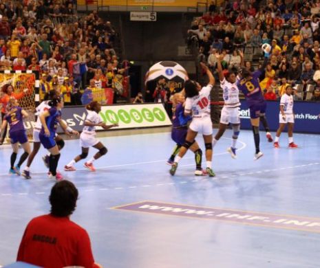 Caz INCREDIBIL la o echipă de handbal juniori. Jucătoare AGRESATĂ de antrenoare. FRH a fost sesizată