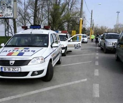 Circulație BLOCATĂ pe DN 1B. Cinci mașini au fost implicate într-un TERIBIL accident. Opt persoane au fost rănite între care trei copii