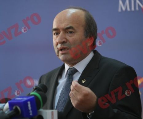 Reacția ministrului Tudorel Toader după aprobarea legilor pe justiție. „În limitele deciziilor CCR și Directivelor UE !”