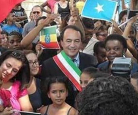 Scandal imens în ITALIA! Primar GLOBALIST ARESTAT. Legaliza CĂSĂTORII între ITALIENI şi MIGRANŢI: Este CHEMAREA MEA să AJUT REFUGIAŢII