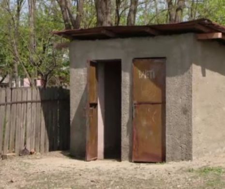 Sute de MILIOANE de lei pentru wireless la ȘCOLILE cu WC-ul în fundul curții