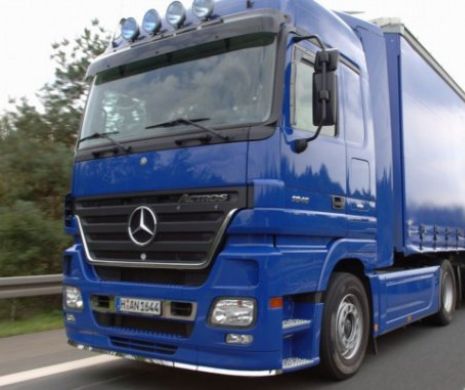 Un șofer de TIR s-a SINUCIS după ce a cauzat un ACCIDENT cu VICTIME. AUTORITĂȚILE fac CERCETĂRI