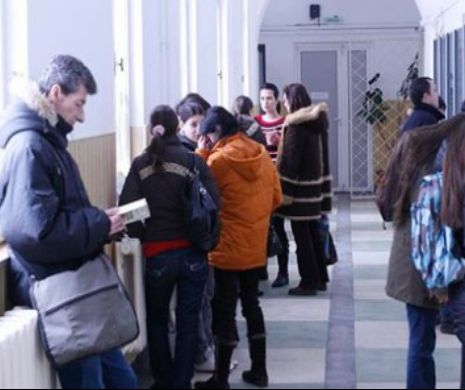 VIRALUL ANULUI de Ziua Educației! Mesajul postat de un inspectorat școlar a stârnit HOHOTE DE RÂS. Oamenii s-au întrecut în a număra GREȘELILE