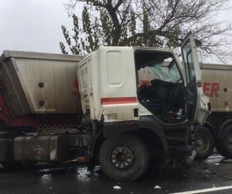 ACCIDENT. Trafic blocat pe ambele sensuri la Păuliș