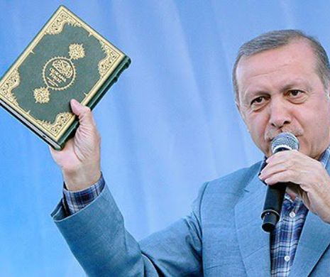 AYATOLLAHUL Khomeini, MODEL pentru Erdogan. Revoluția ISLAMICĂ turcă urmează calea Revoluției din Iran