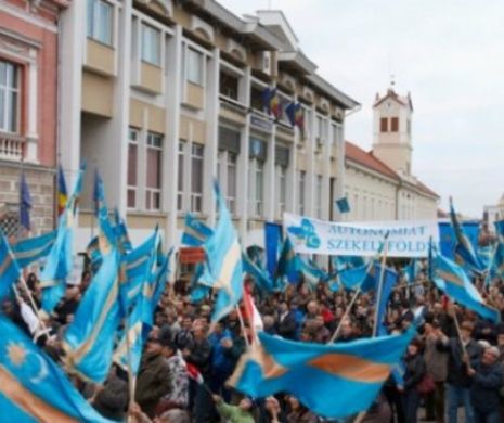 Harta României, ca o bucată ÎNSÂNGERATĂ de CARNE! Gestul REVOLTĂTOR al secuilor în anul centenar
