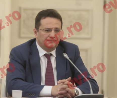 MAIOR a DAT LOVITURA! MEMBRI administrației PREZIDENȚIALE îi SĂRBĂTORESC SUCCESUL