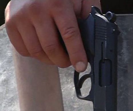 POLIȚIST reținut, după ce a ÎMPUȘCAT mortal un ȘOFER surprins fără permis la volan