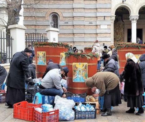 Credincioşii se roagă pentru hoţii care le-au prădat biserica