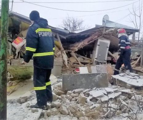 DEFLAGRAȚIE NIMICITOARE, la Tulcea. CASĂ DISTRUSĂ din cauza acumulărilor de gaze
