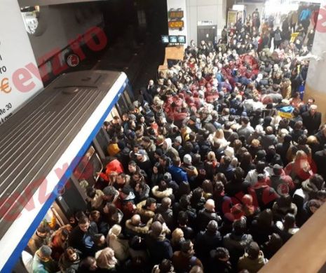 HAOS la METROU. Circulația este PARALIZATĂ. Oamenii au INTRAT în PANICĂ