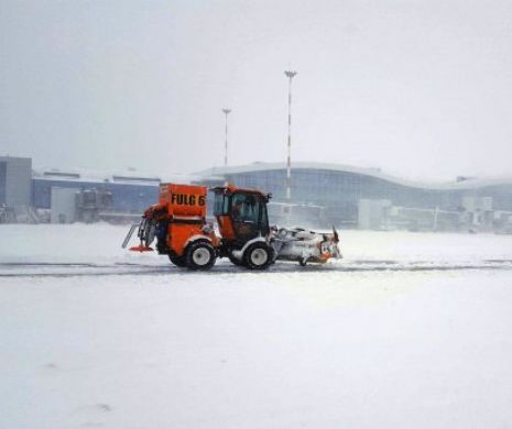 PANICĂ la aeroportul „Henri Coandă” din Bucureşti. Întârzieri de zeci de minute. Sute de călători sunt la limita răbdării