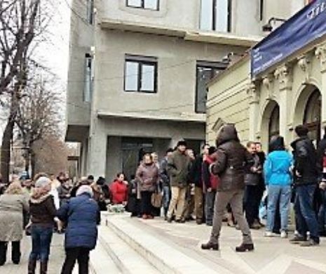 Spectacole în “CONGELATOR” la TEATRUL de STAT Constanța. Spectatorii, în paltoane. ACTORI REVOLTAȚI
