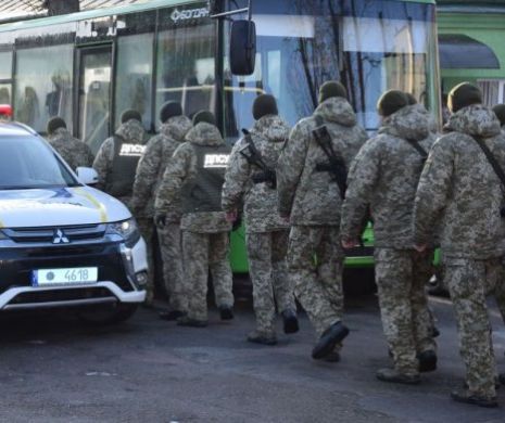 CSAT știe? Dovezi FOTO: Autobuze cu MILITARI spre frontiera cu ROMÂNIA