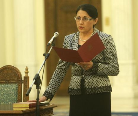 Cum vrea Ecaterina Andronescu să elimine DECALAJELE dintre ELEVI. Măsuri ca în Franța în legea Educației