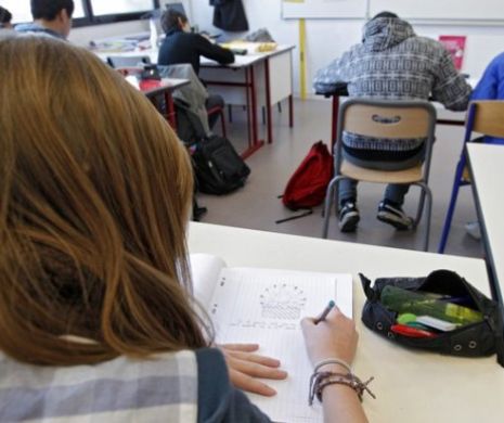 Franţa, marea mobilizare:  „Stilourile Roşii”  ies în stradă