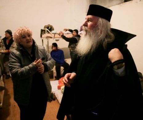 Mitropolitul Banatului la adăpostul oamenilor străzii: ”Mă uit și văd o saltea liberă și mă gândesc că poate locul meu ar fi fost acolo...”