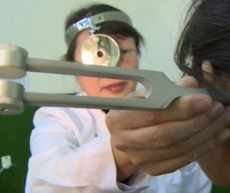 O femeie din CHINA suferă de o BOALĂ BIZARĂ. Aceasta s-a trezit într-o dimineață și  și-a dat seama că nu poate AUZI BĂRBAȚII