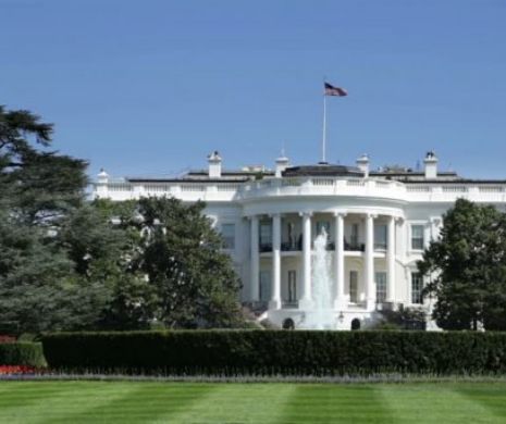 Protest NEMAIVĂZUT la Casa ALBĂ. "Aici este gunoiul dvs, dle Trump"