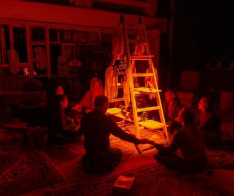 Spectacol de teatru: viața la comun